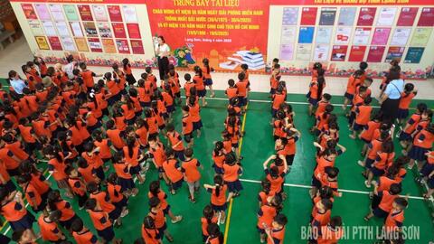 Trường tiểu học Đồng Đăng, huyện Cao Lộc tổ chức tham quan, trải nghiệm tại Thư viện tỉnh