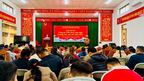 Tập huấn công tác xây dựng, thực hiện hương ước, quy ước trên địa bàn xã Văn Lãng năm 2025