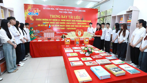 Tỉnh đoàn - Hội Sinh viên Việt Nam tổ chức Hành trình “Lịch sử qua từng trang sách” tại Thư viện tỉnh