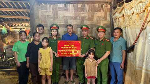 CÔNG AN TỈNH LẠNG SƠN KỊP THỜI HỖ TRỢ HAI EM HỌC SINH CÓ HOÀN CẢNH KHÓ KHĂN TẠI XÃ QUÝ HOÀ TRƯỚC THỀM NĂM HỌC MỚI